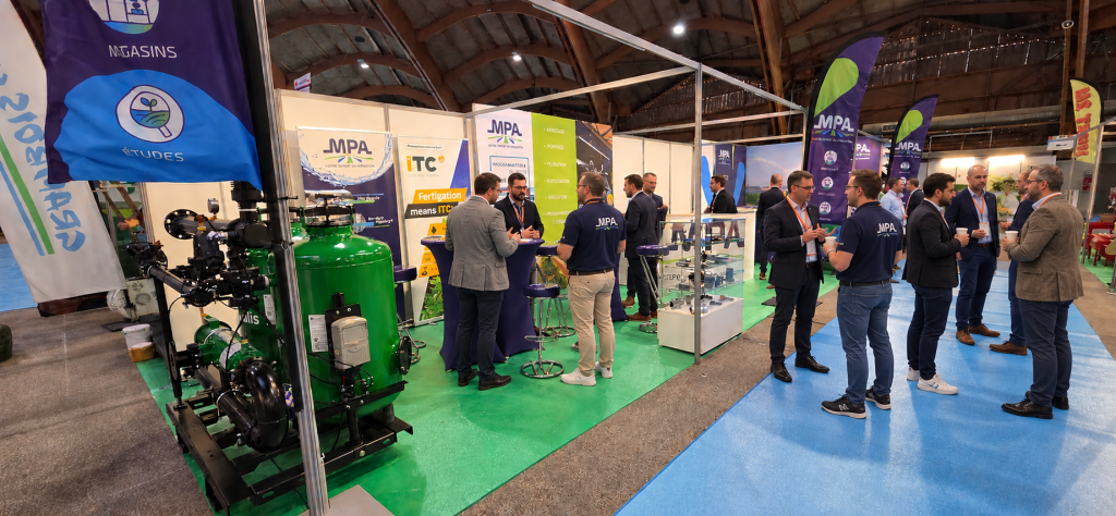 Stand MPA au salon professionnel de l’irrigation avec équipements de pompage, filtration et fertigation